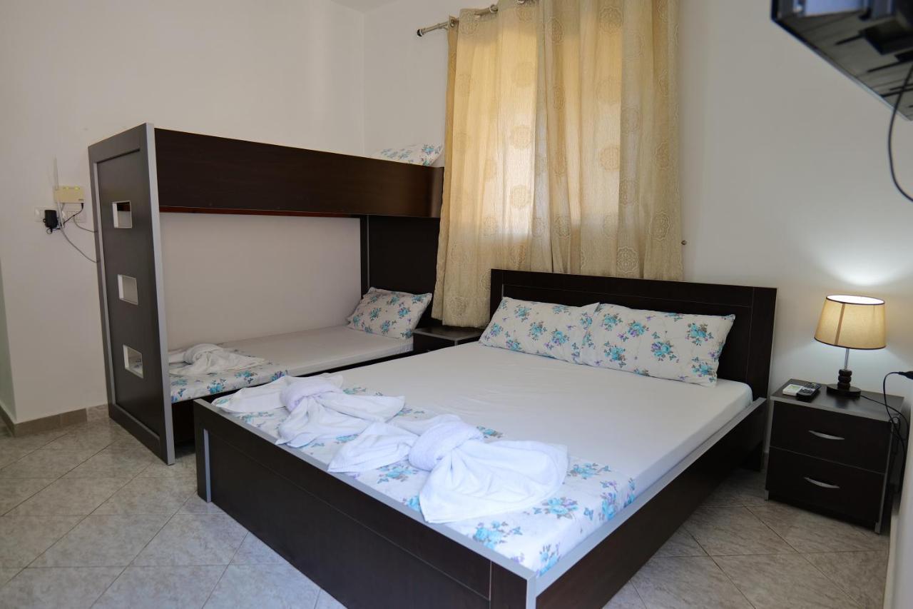 Hotel Panorama Piqeras ภายนอก รูปภาพ