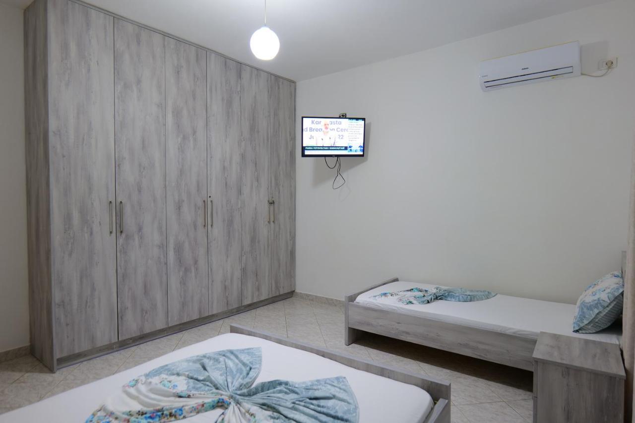 Hotel Panorama Piqeras ภายนอก รูปภาพ