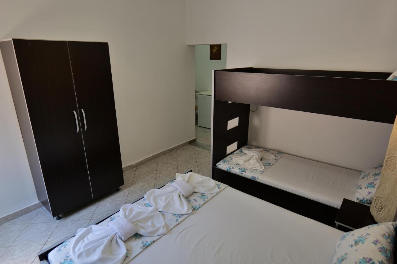 Hotel Panorama Piqeras ภายนอก รูปภาพ