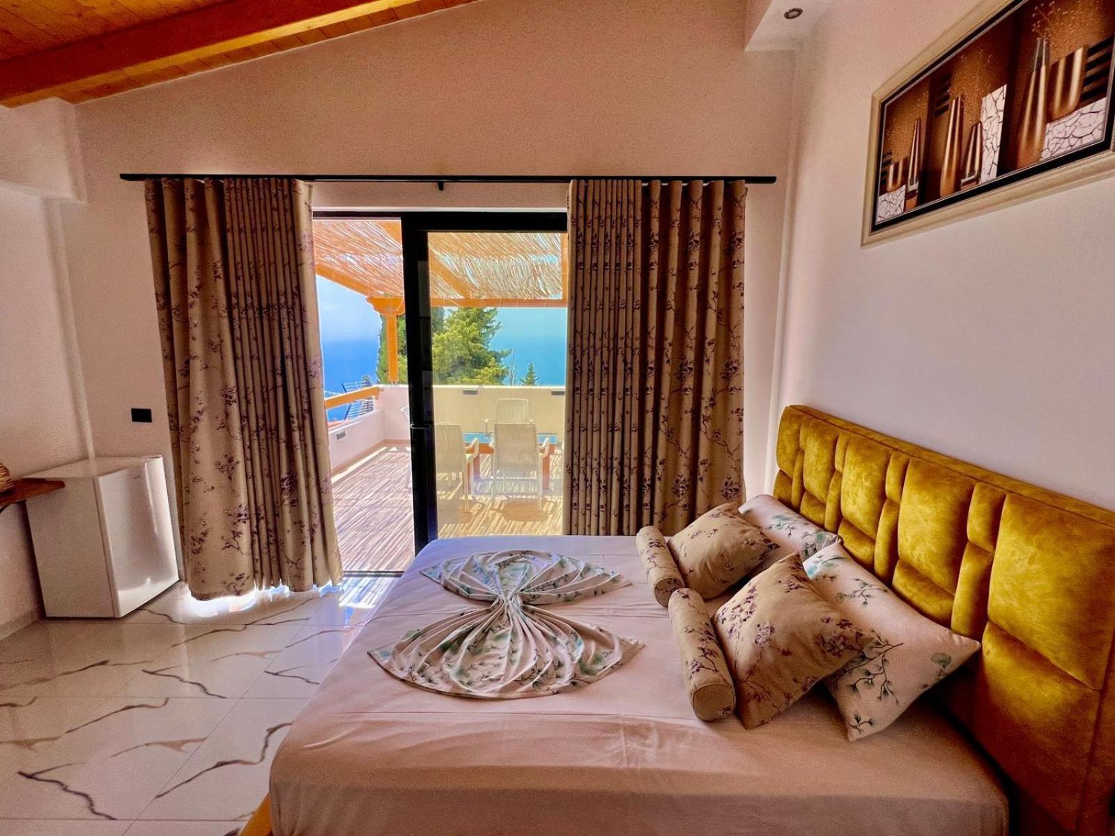 Hotel Panorama Piqeras ภายนอก รูปภาพ