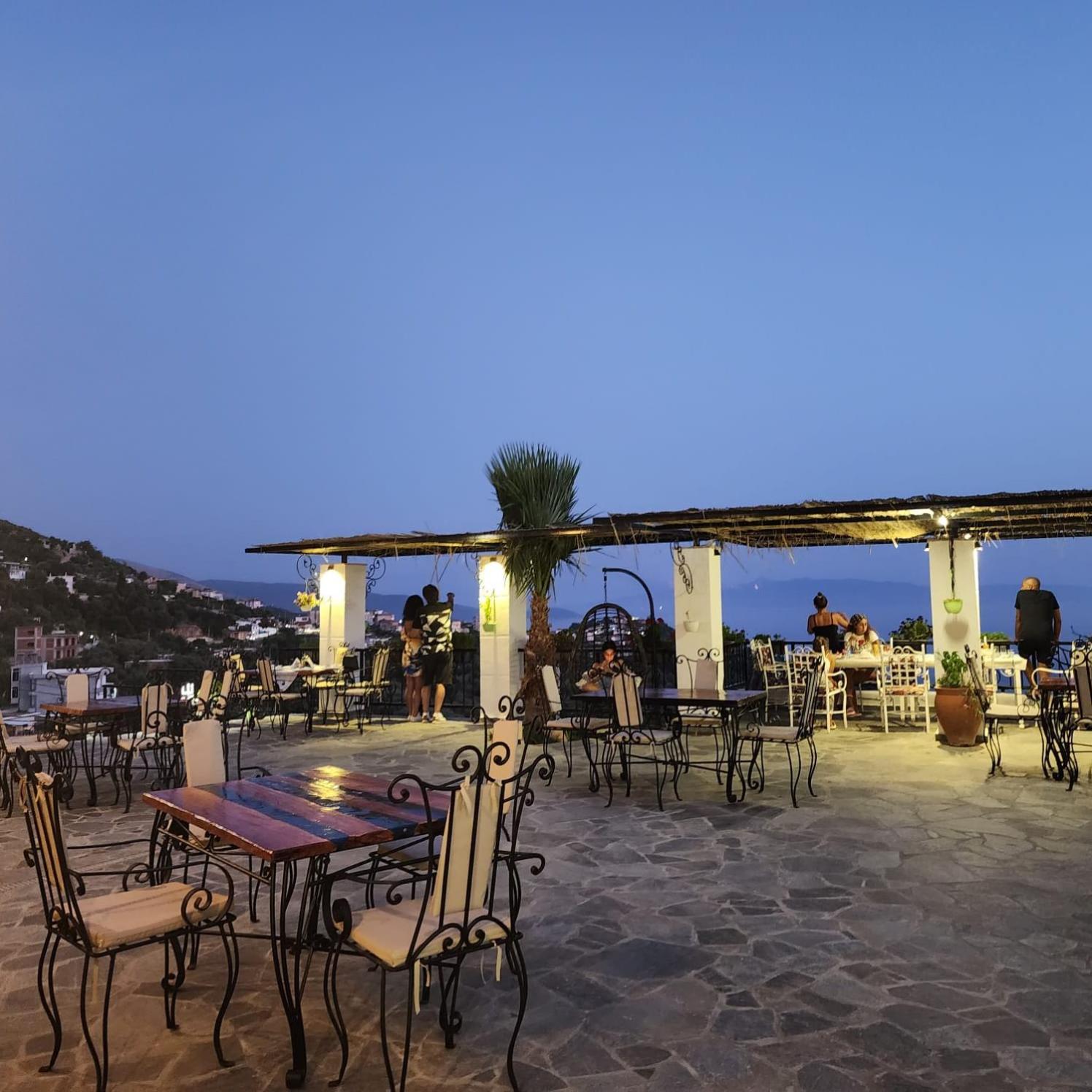 Hotel Panorama Piqeras ภายนอก รูปภาพ