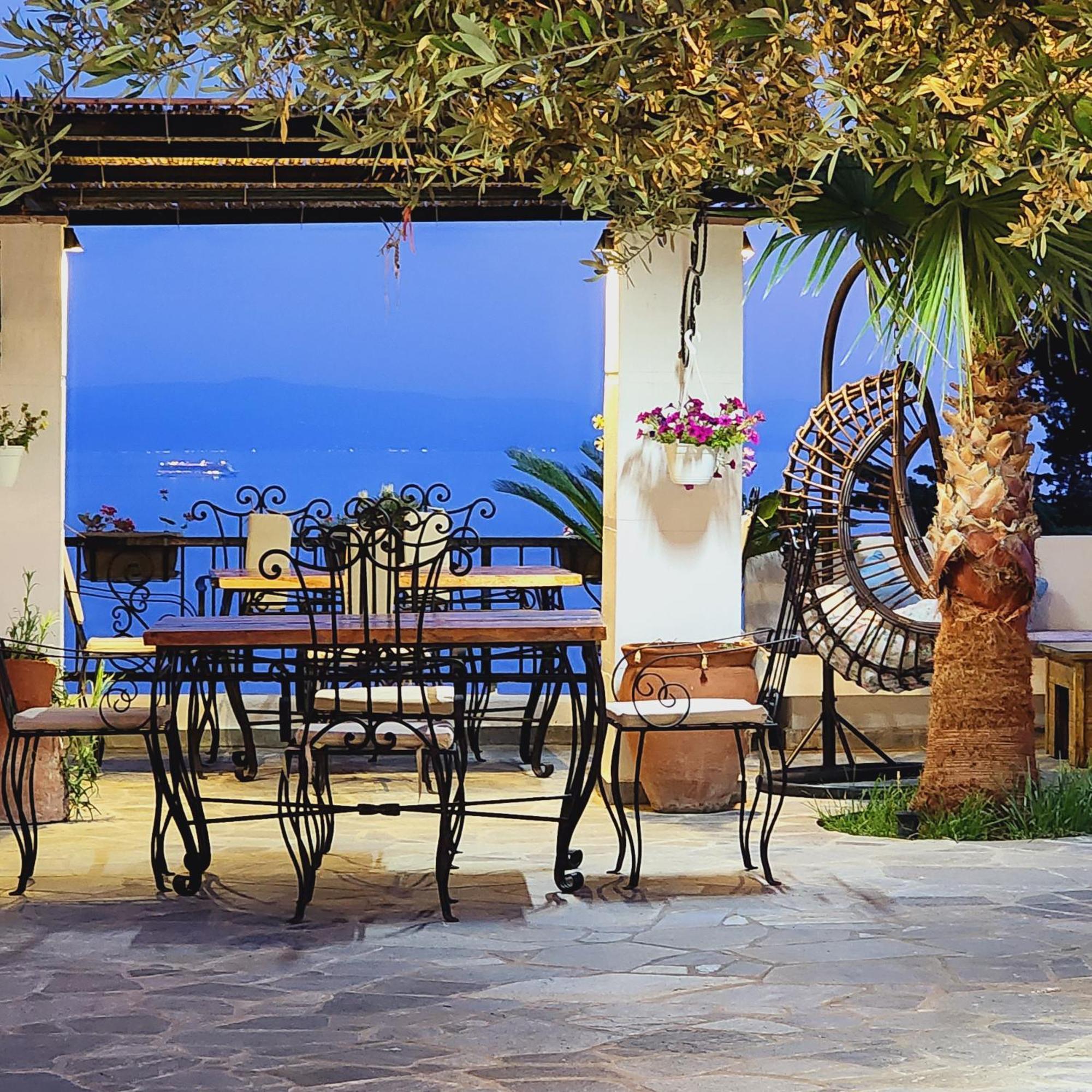 Hotel Panorama Piqeras ภายนอก รูปภาพ